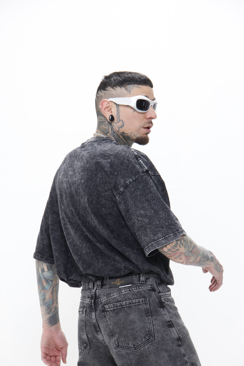 Camiseta Oversize Gris Acid Wash con piedras de Alas –  Urbana Estilo Vintage Grunge