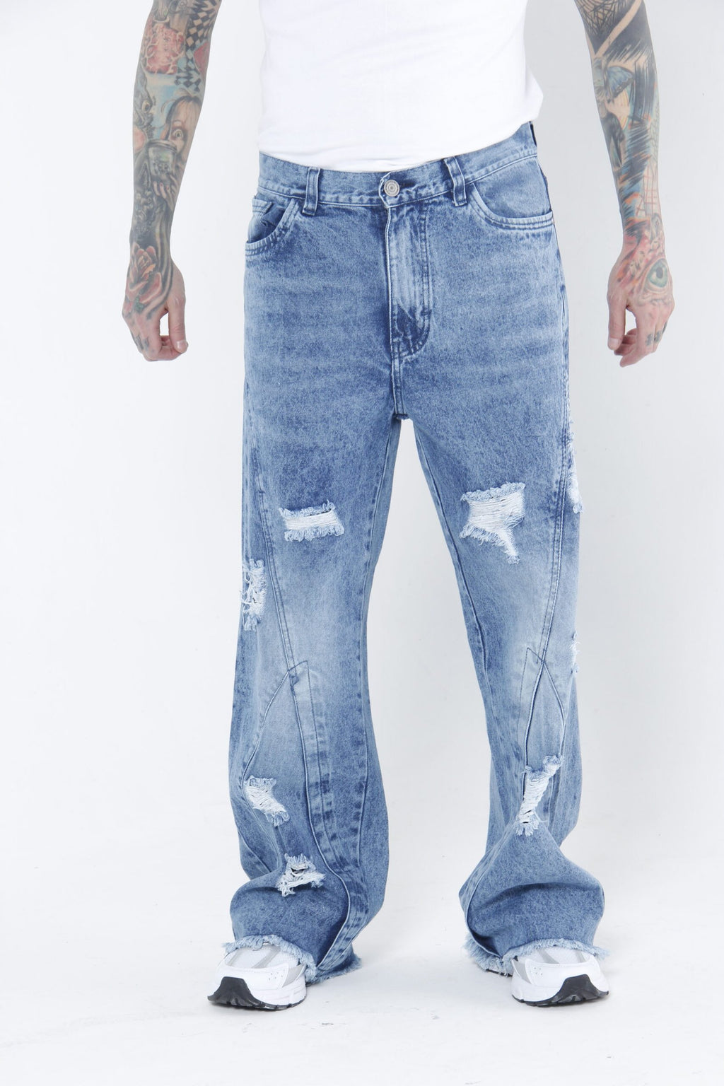 Jeans de Mezclilla Azul Deslavado con Roturas Frontales – Straight Fit Streetwear