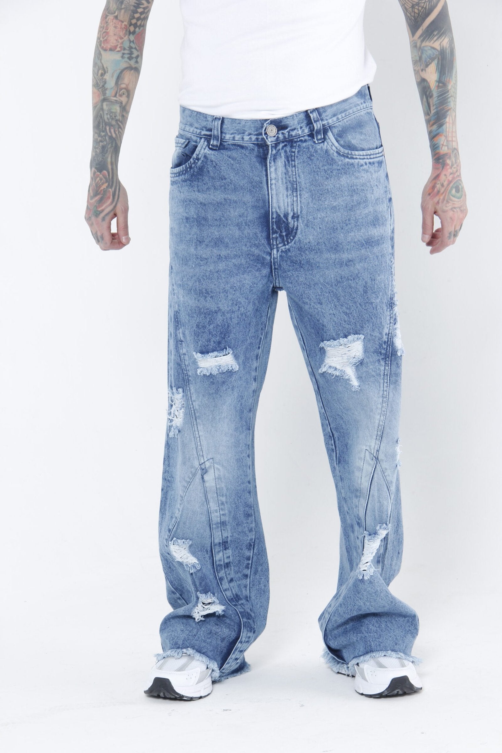 Jeans de Mezclilla Azul Deslavado con Roturas Frontales – Straight Fit Streetwear