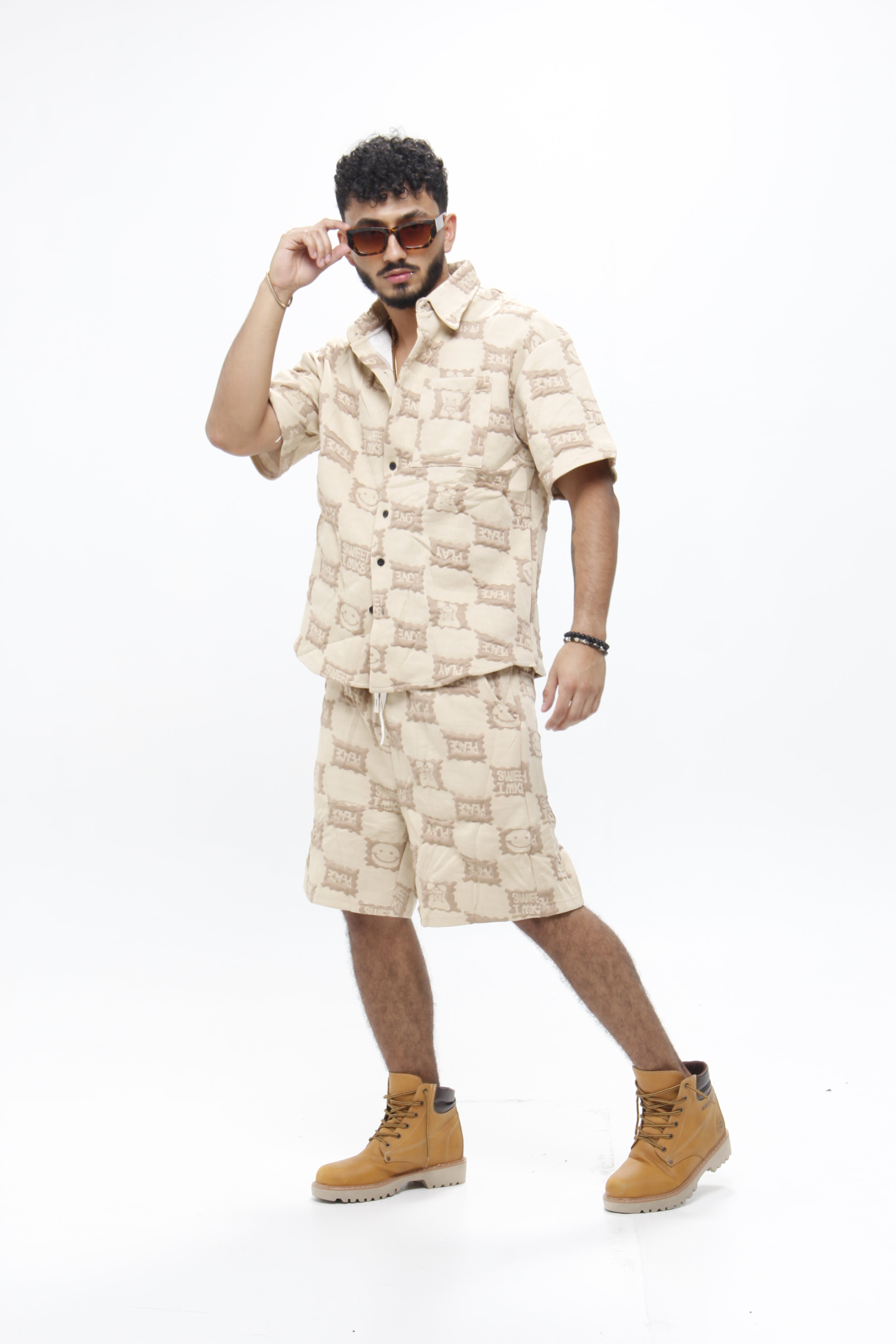 Conjunto "Sweet Love" Cream & Black – Camisa Manga Corta y Pantaloneta  Estilo Streetwear