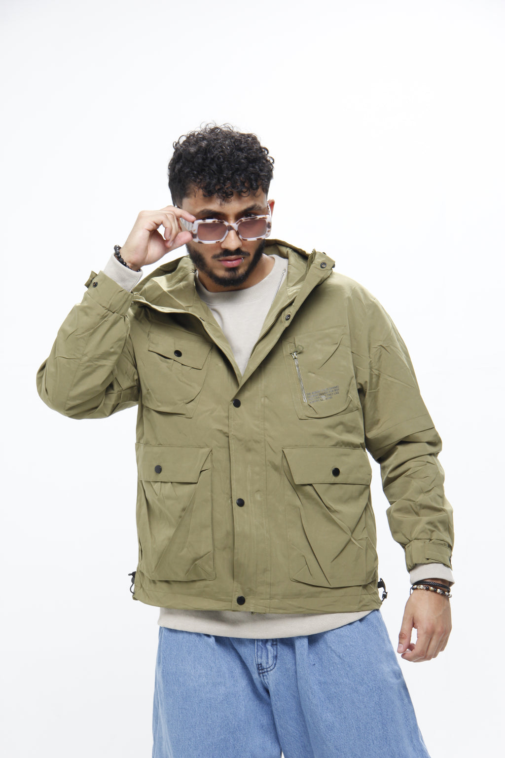 Chaqueta Verde Oliva – Rompevientos Estilo Urbano