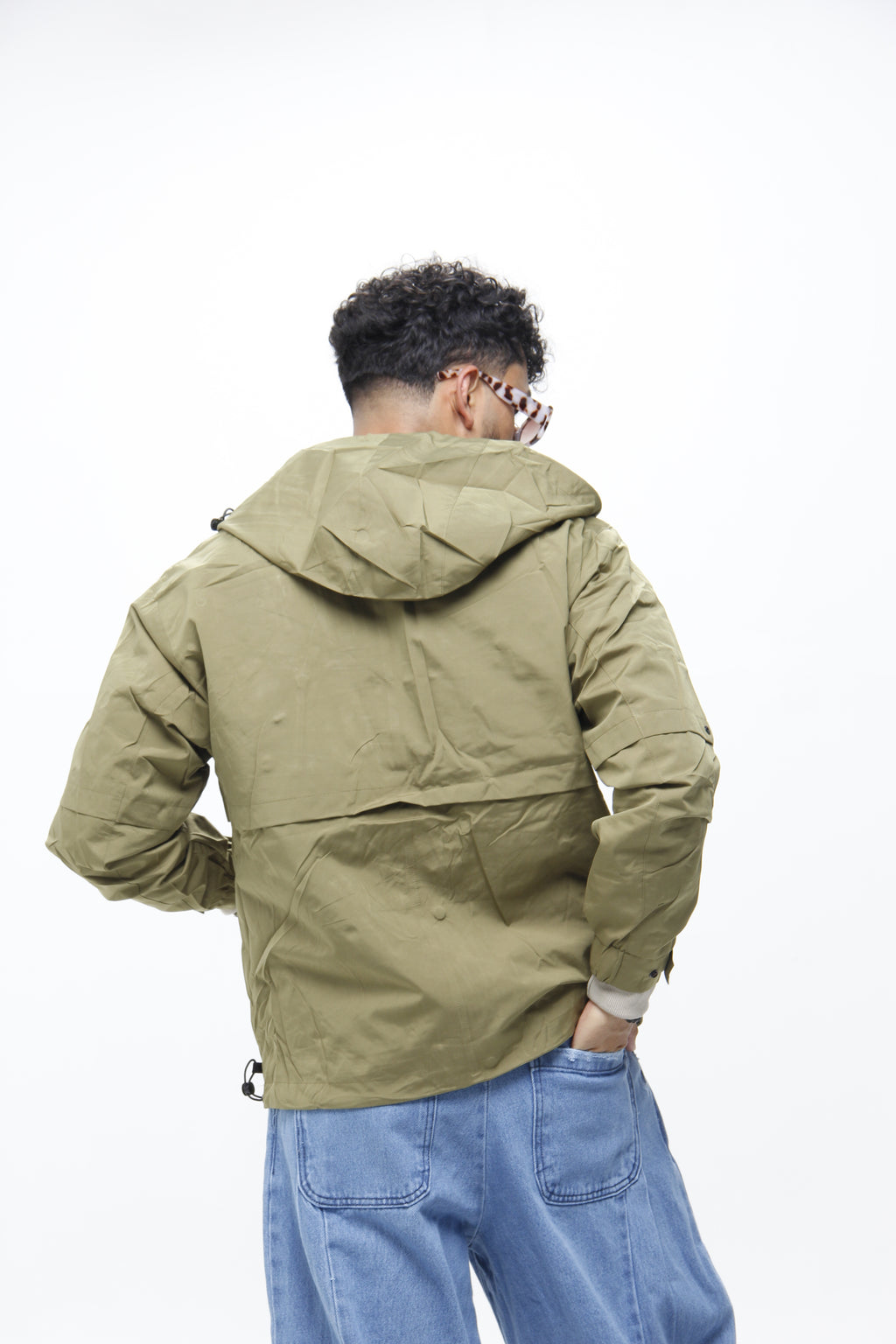 Chaqueta Verde Oliva – Rompevientos Estilo Urbano