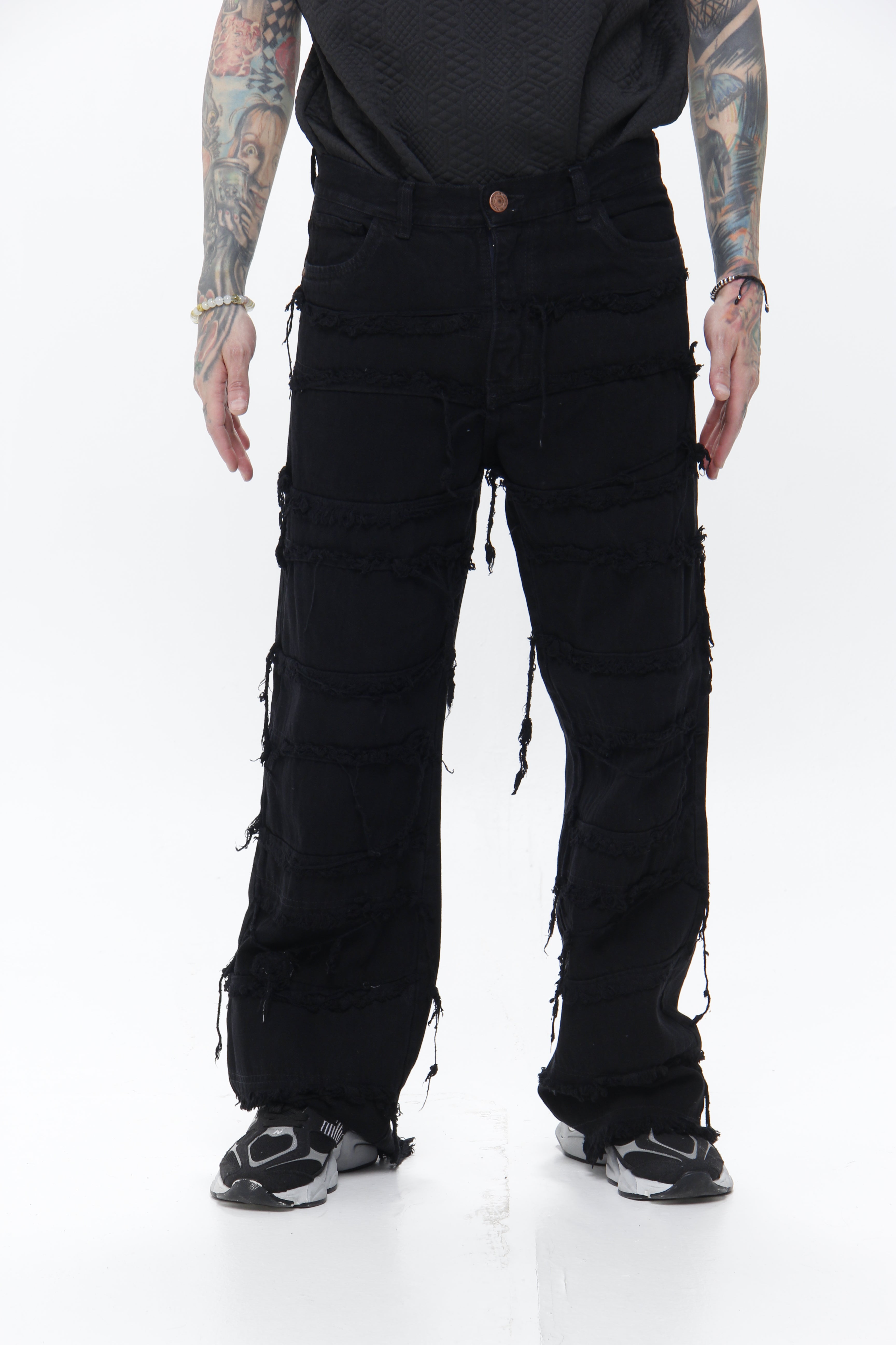 Jean Trendy Fit Negro Desconstruido – Pantalón Denim de Flecos Estilo Urbano