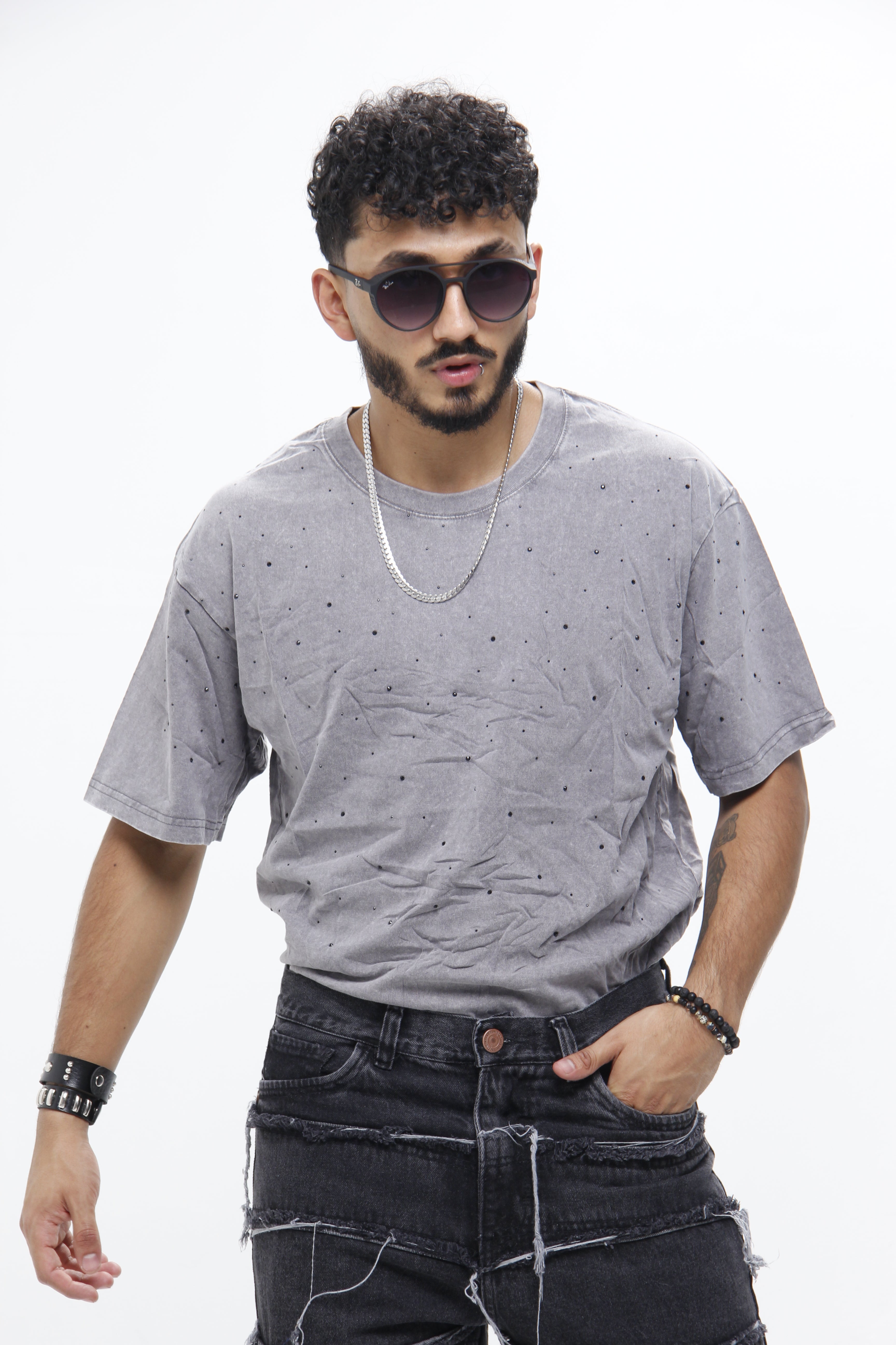 Camiseta Acid Wash – Algodón Pesado con Pedrería Streetwear