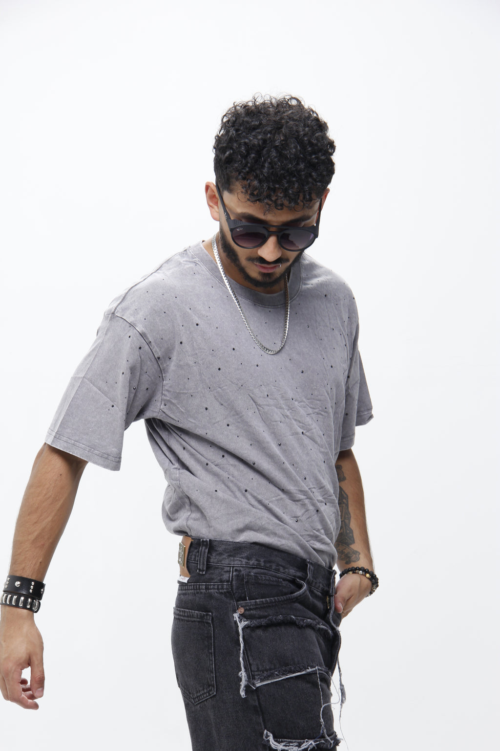Camiseta Acid Wash – Algodón Pesado con Pedrería Streetwear
