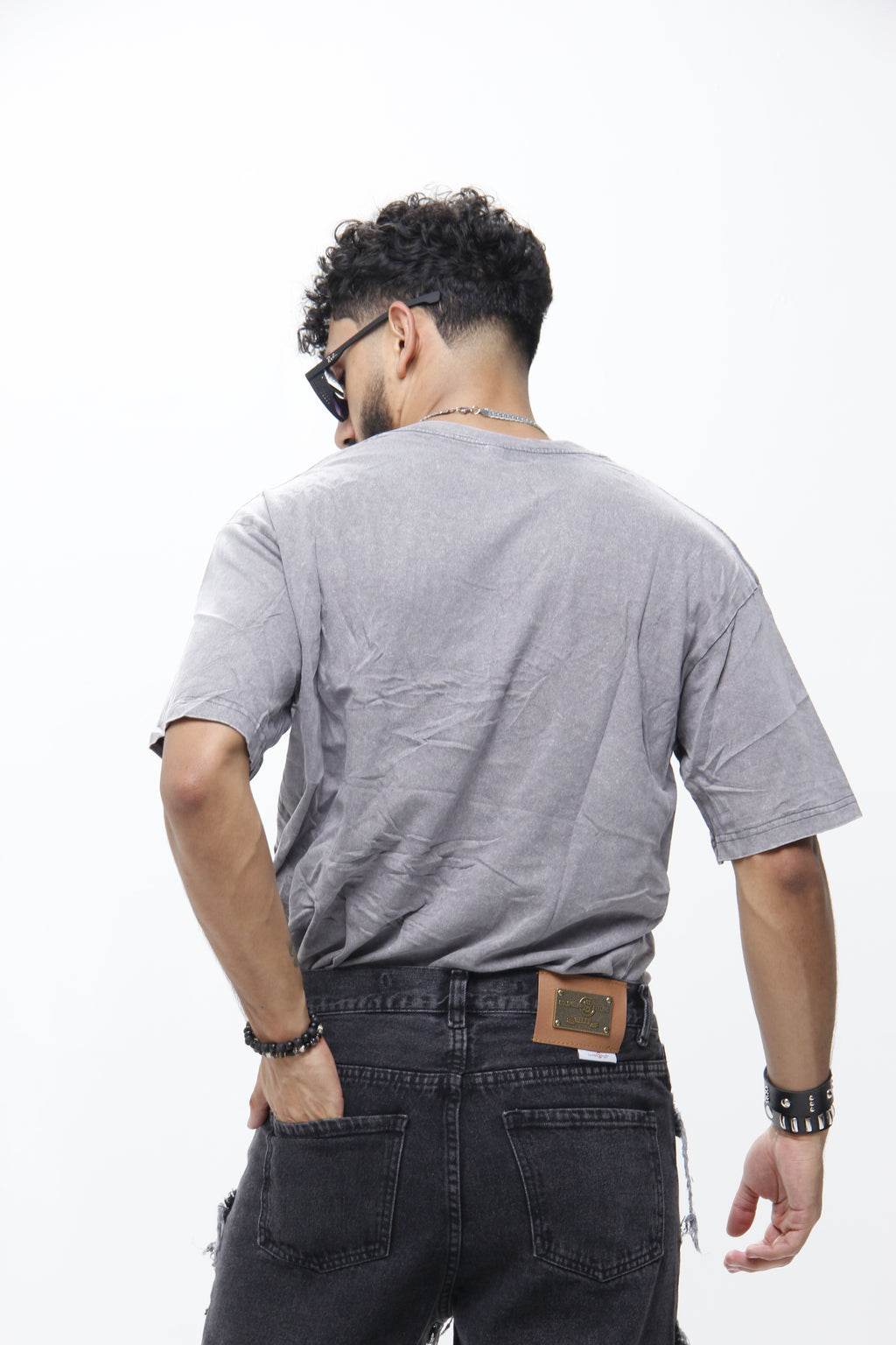 Camiseta Acid Wash – Algodón Pesado con Pedrería Streetwear