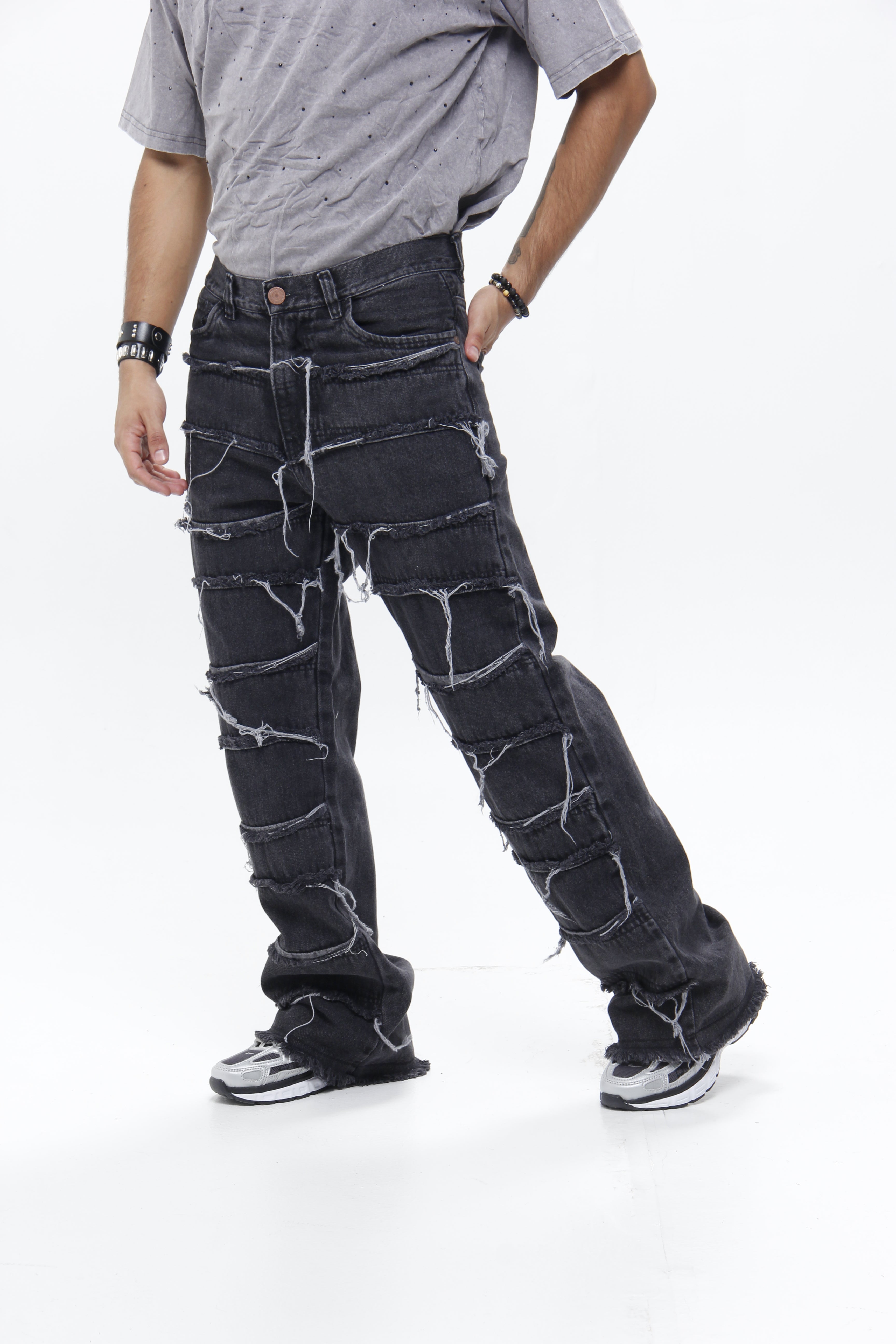 Jean Trendy Fit Negro Desconstruido – Pantalón Denim de Flecos Estilo Urbano