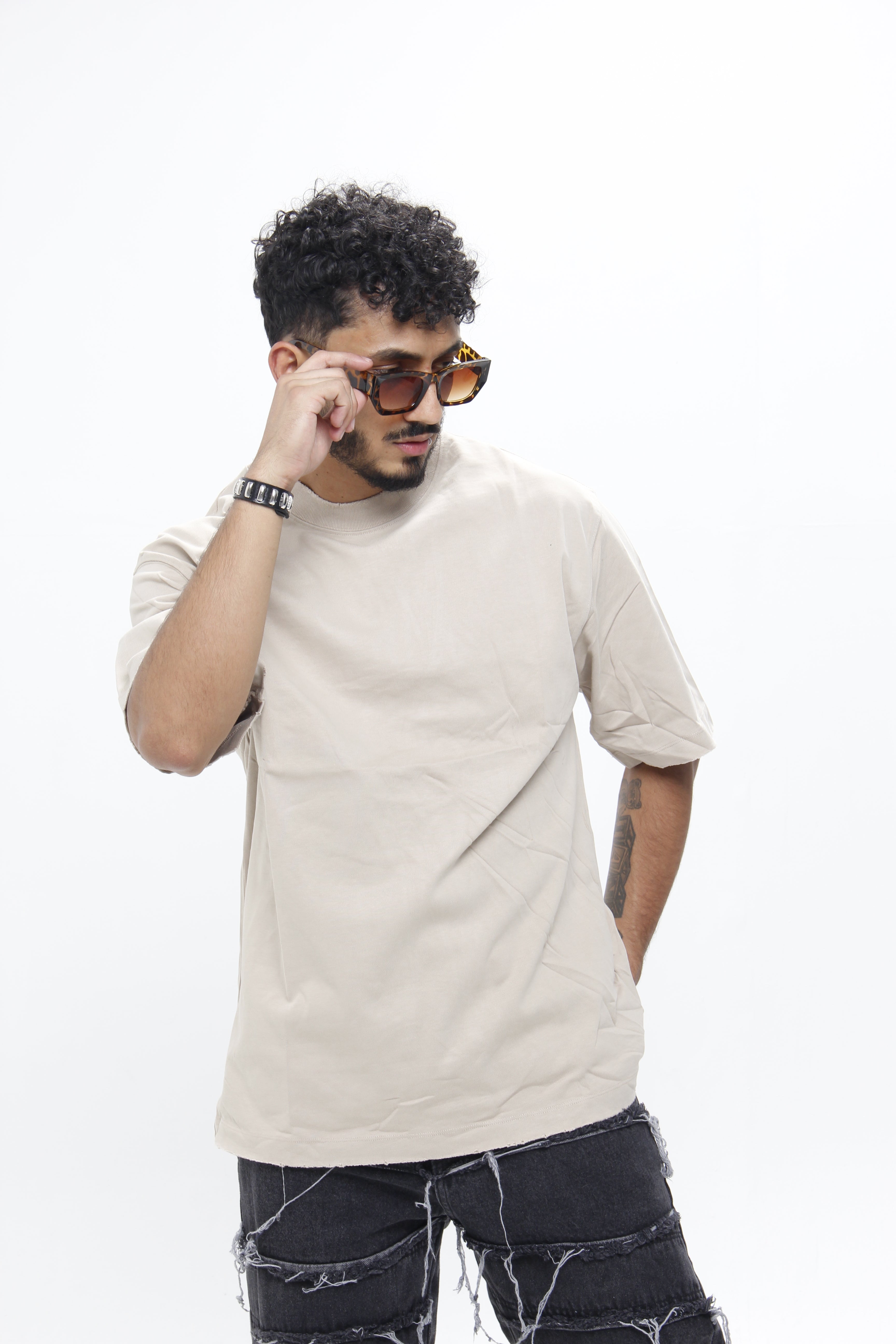 Camiseta Oversize Premium Beige - Cuello Redondo de Rib y Algodón Pesado