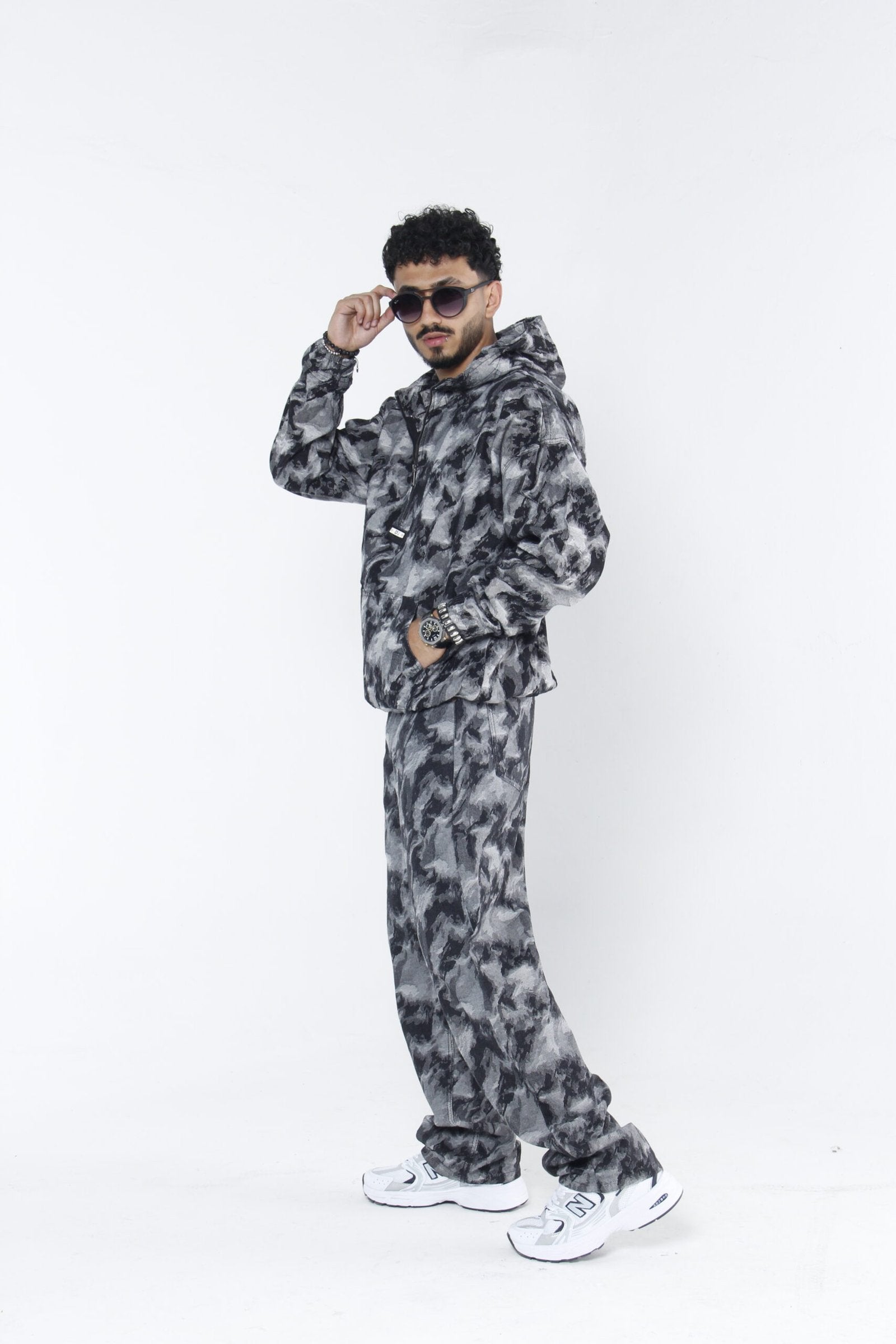Pantalón Hombre Tejido Jacquard Gris (Tono Crudo) - Corte Baggy con Pinzas y Ajuste Lateral