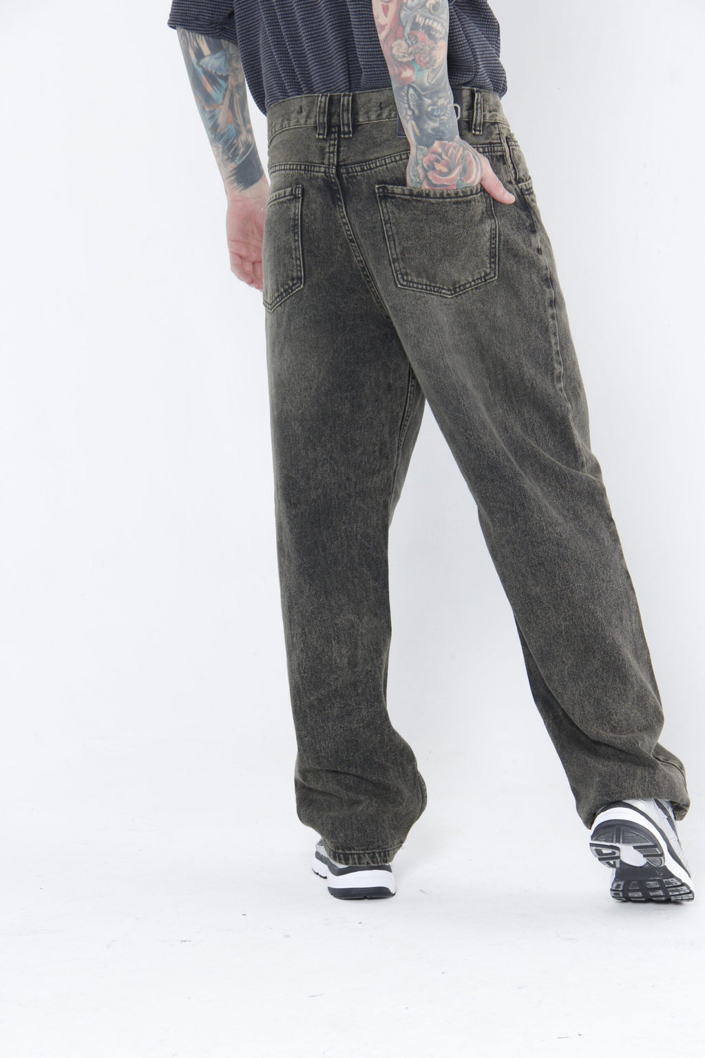 Jeans Gris Lavado Straight Fit – Estilo Urbano Streetwear