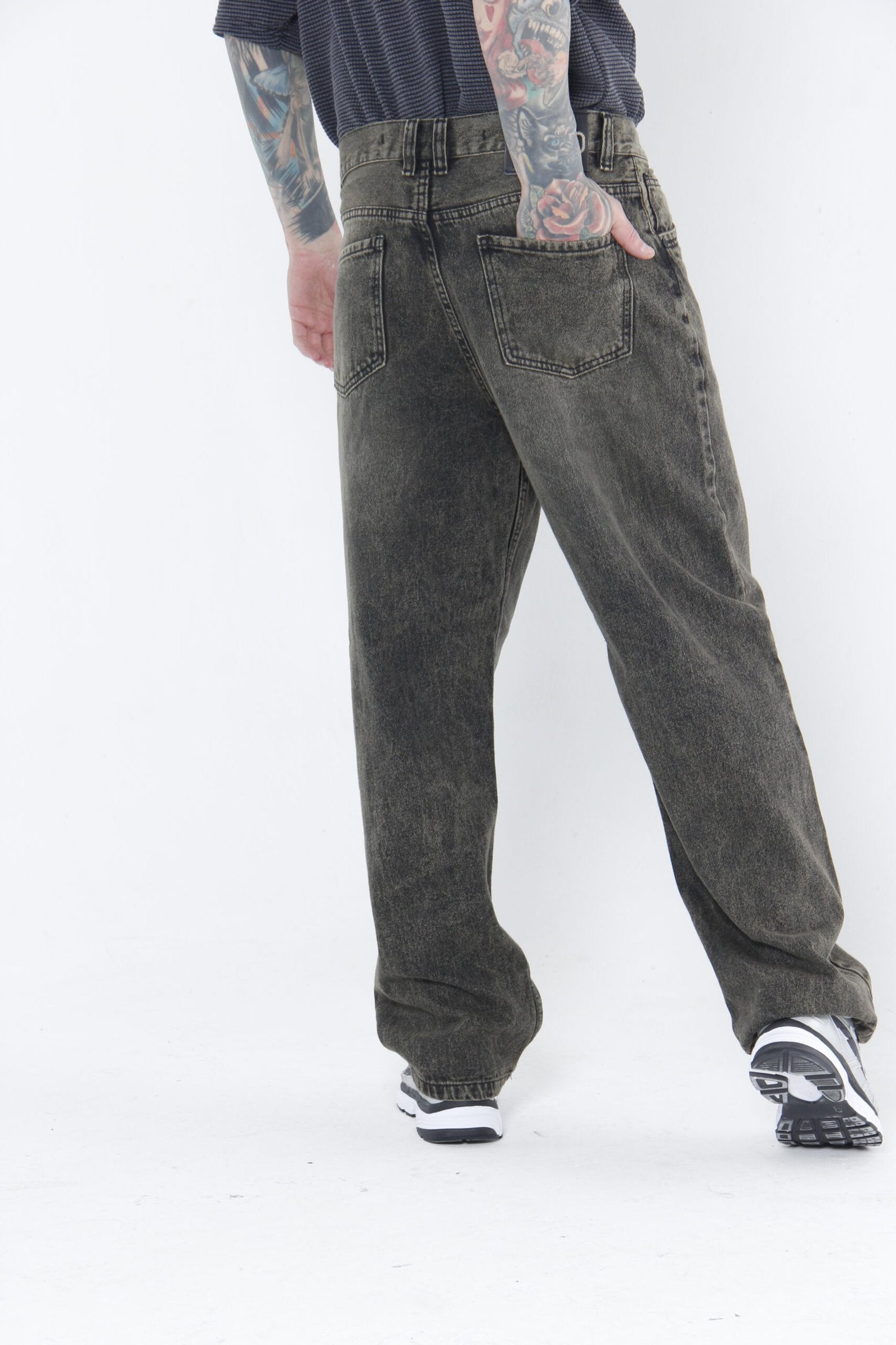 Jeans Gris Lavado Straight Fit – Estilo Urbano Streetwear