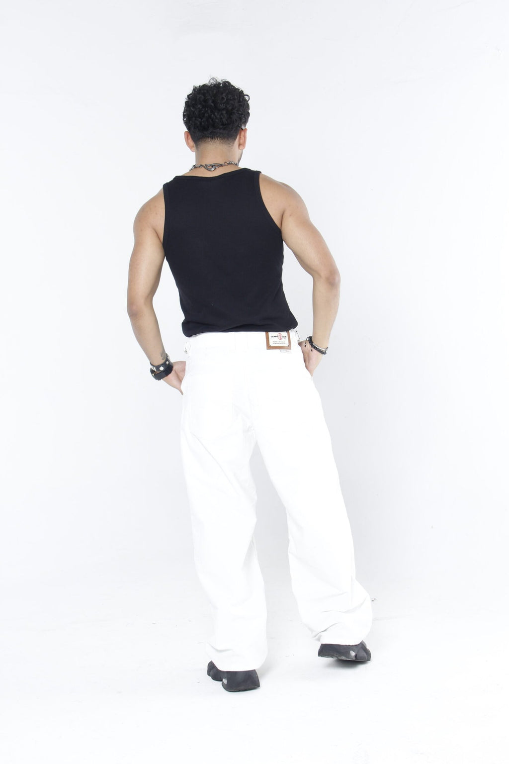 Pantalón de Pana Blanco - Corte Super Baggy con Pinzas y Ajuste Lateral