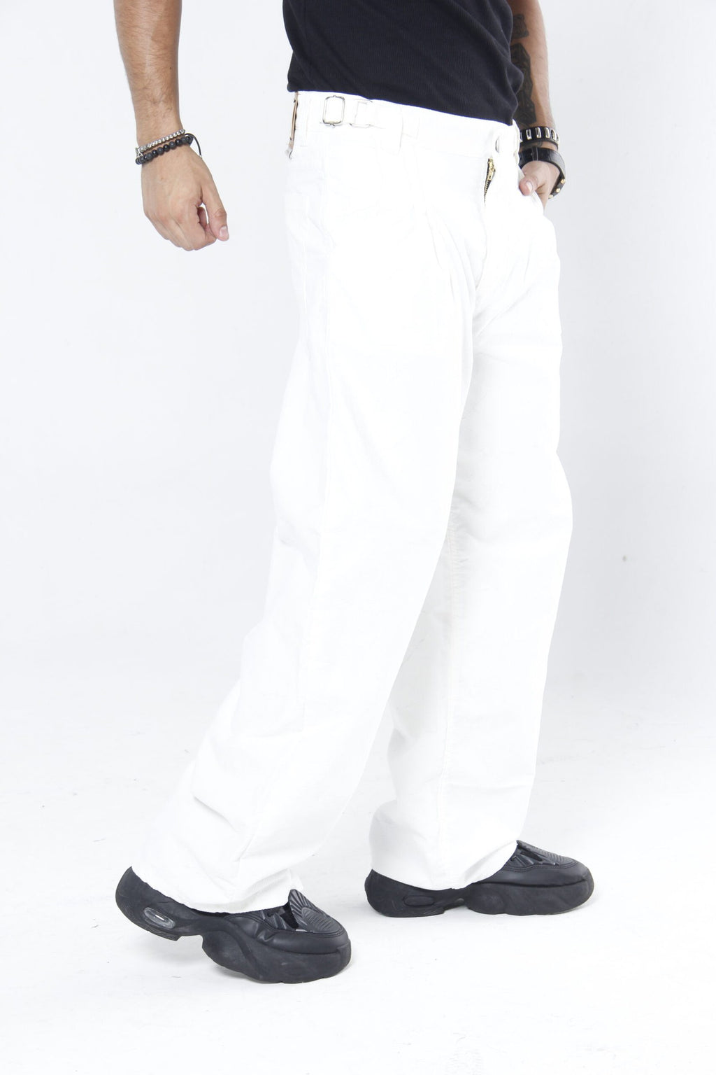 Pantalón de Pana Blanco - Corte Super Baggy con Pinzas y Ajuste Lateral