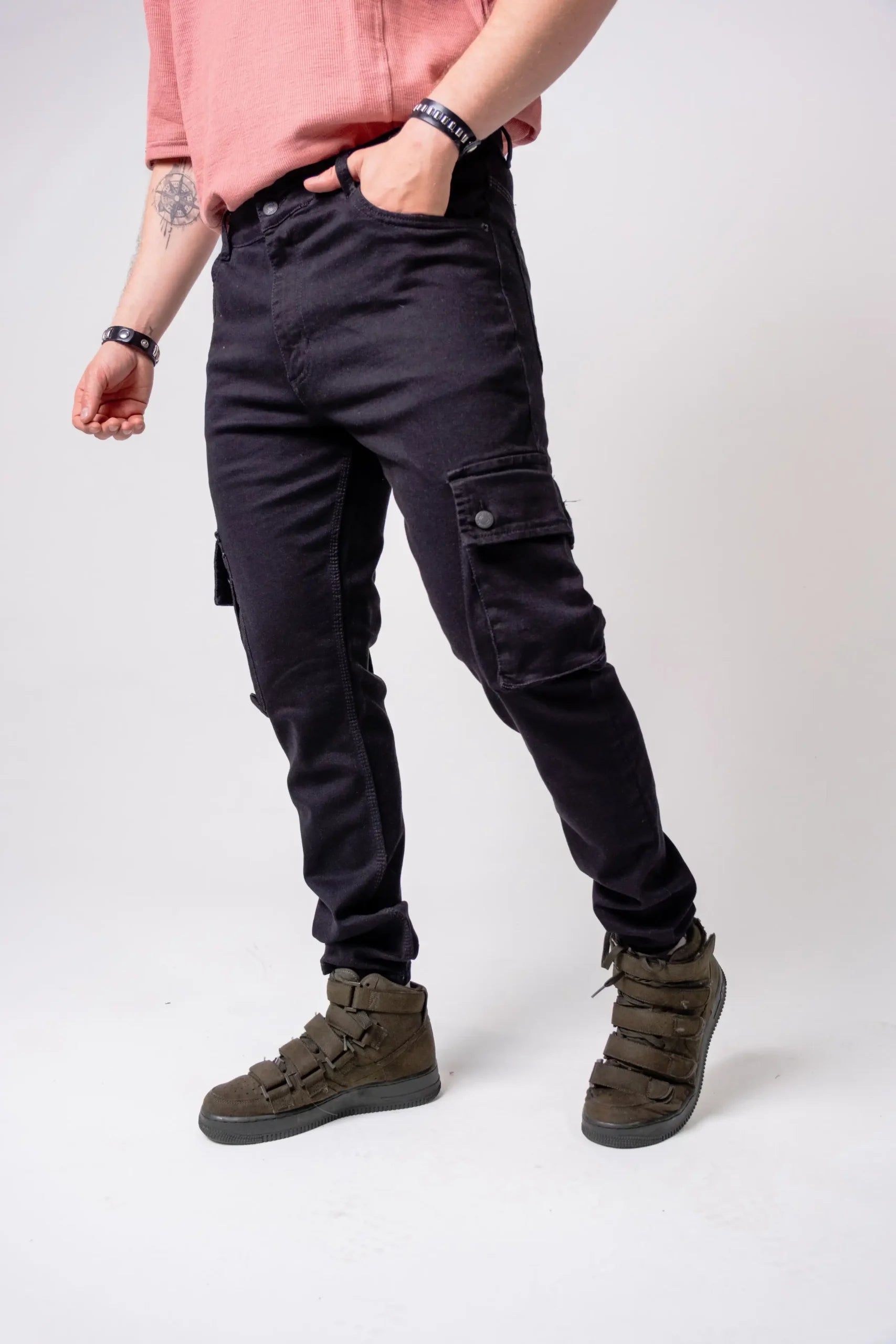Jogger Cargo Negro Hombre