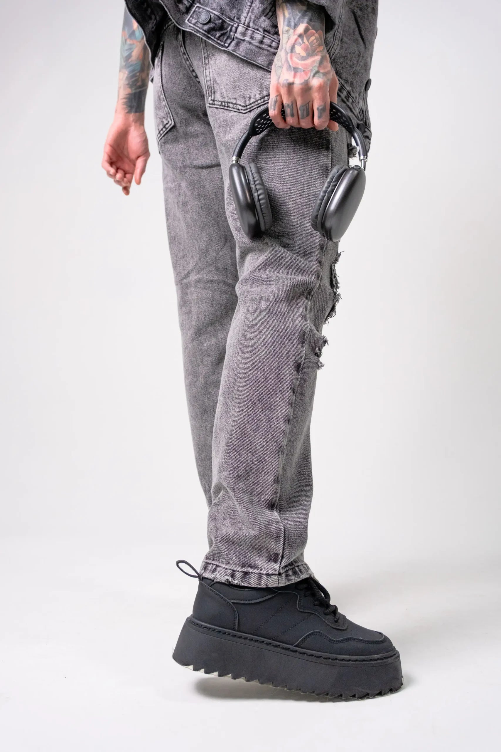 Jean gris claro rasgado para hombre - corte recto urbano