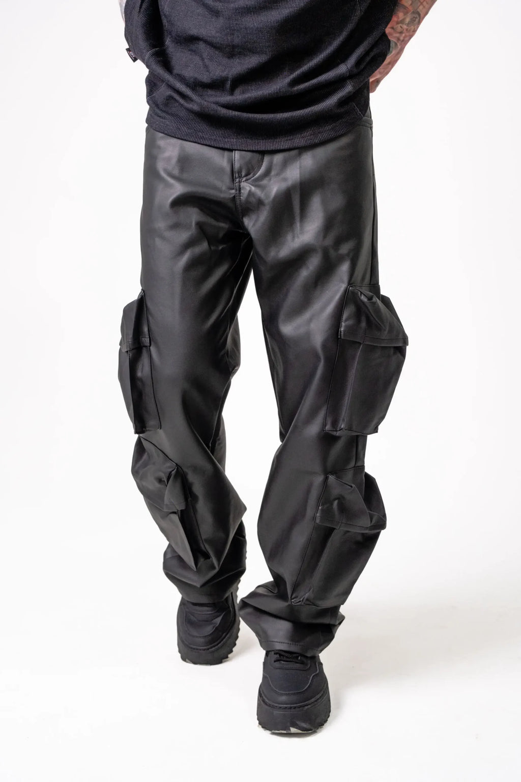 Pantalón Cargo Oversize Negro en Cuero Sintético