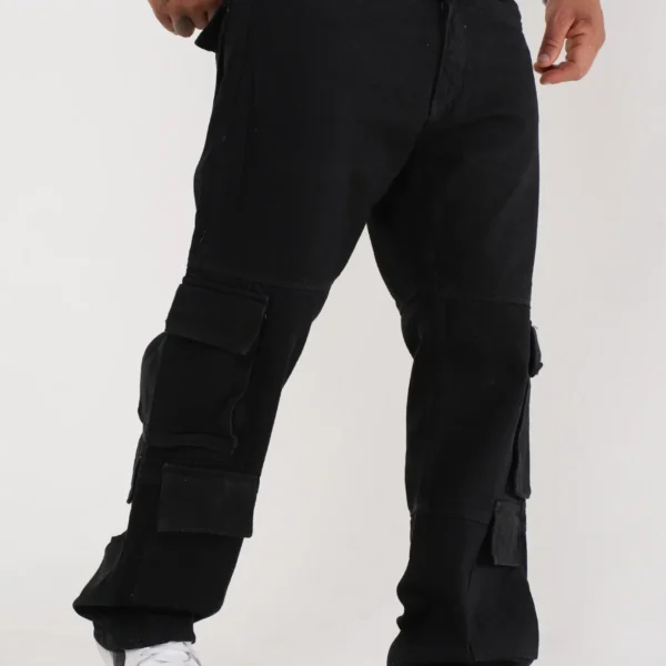 Pantalón Cargo Denim Negro Lavado con Bolsillos XL y Cadena